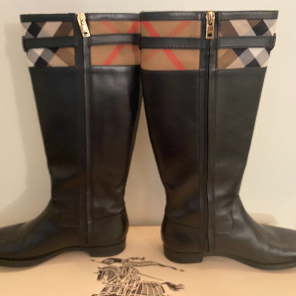 Tall Black Burberry Leather Boots- Size 8M - Picture 4 of 7